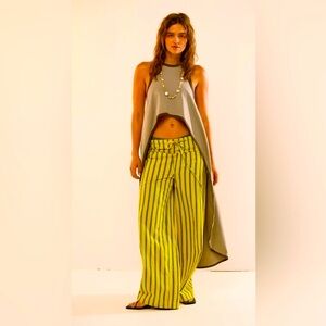 Free People FP Beach Paloma Top! Boho relaxed beach vibe. NWOT. Size Small.🦋